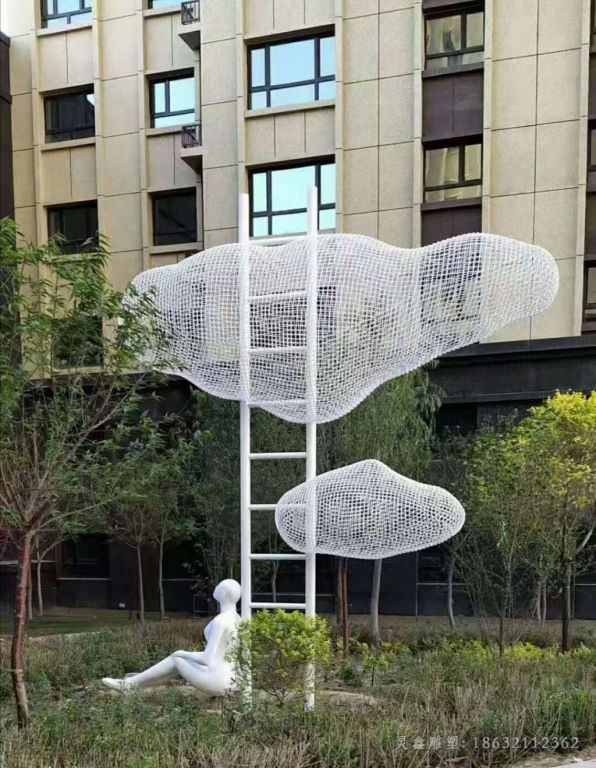 不锈钢云朵标志雕塑