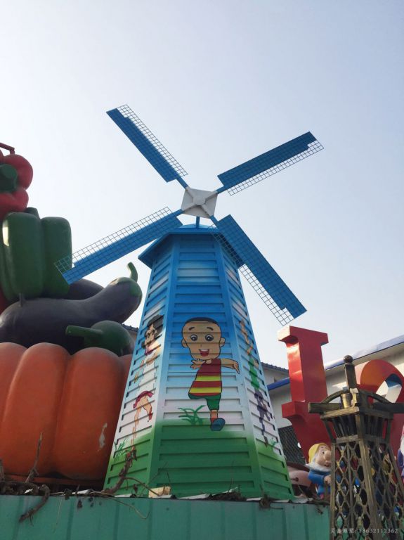 彩绘不锈钢风车景观雕塑