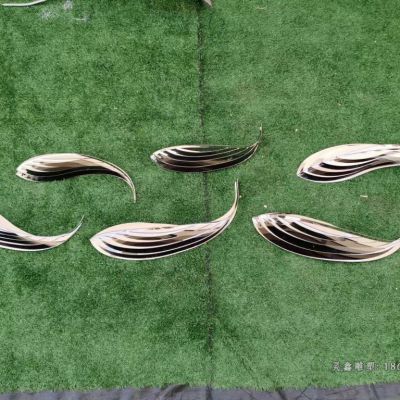 镜面鱼群不锈钢雕塑