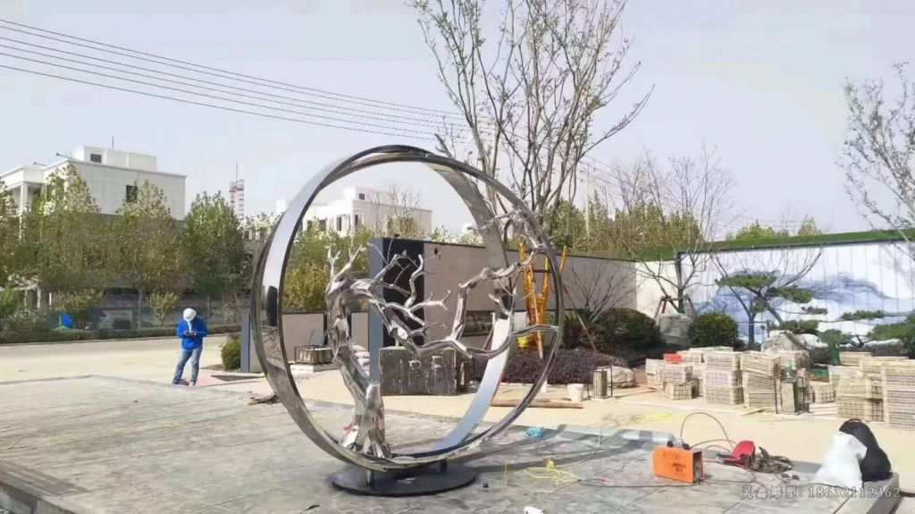镜面不锈钢树枝雕塑