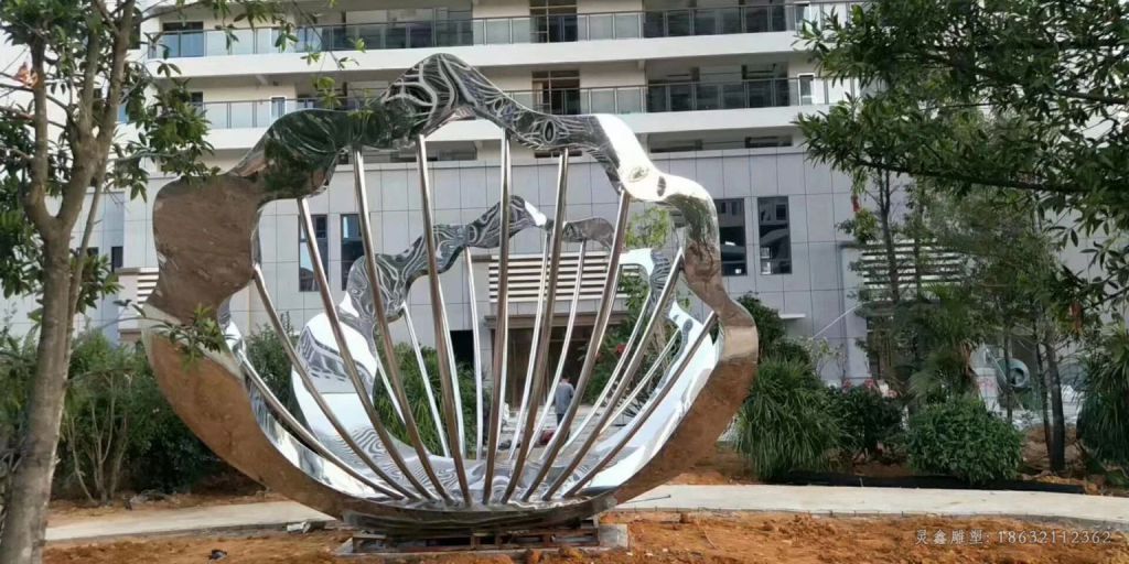 不锈钢扇贝景观雕塑