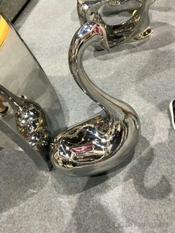 镜面天鹅动物不锈钢雕塑