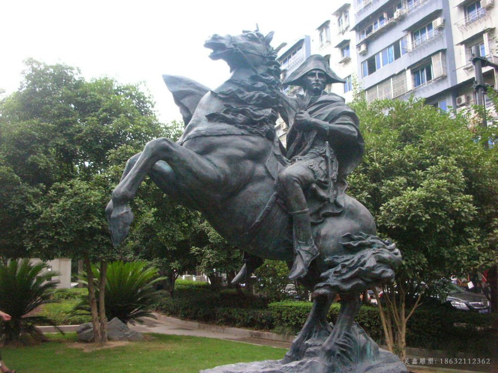 军事家拿破仑铜雕