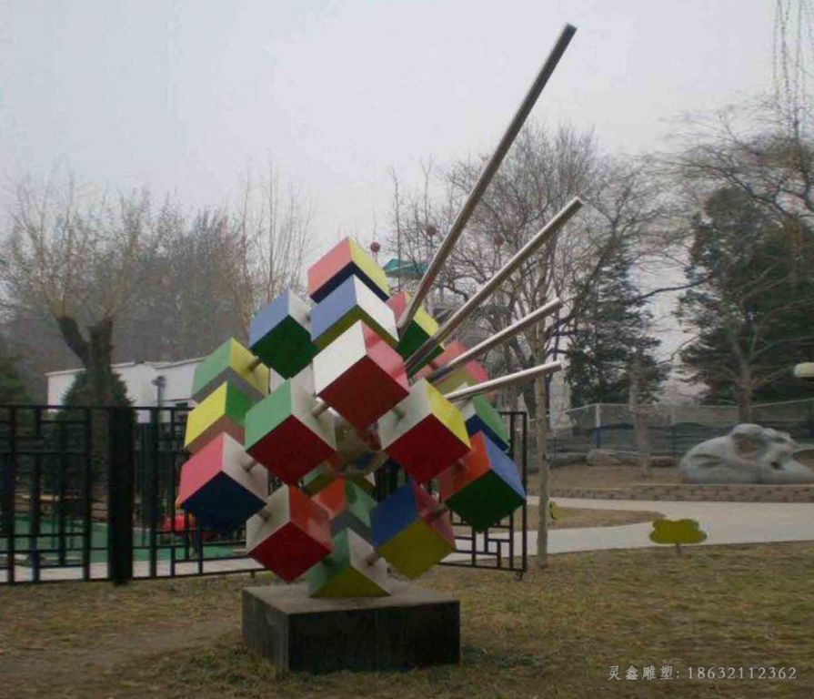 不锈钢魔方景观雕塑