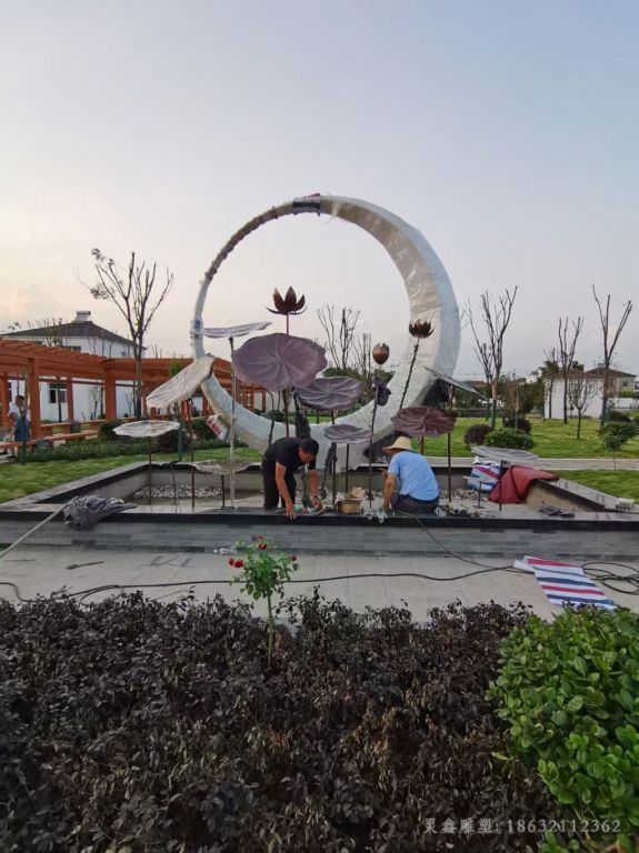 不锈钢荷花标志雕塑