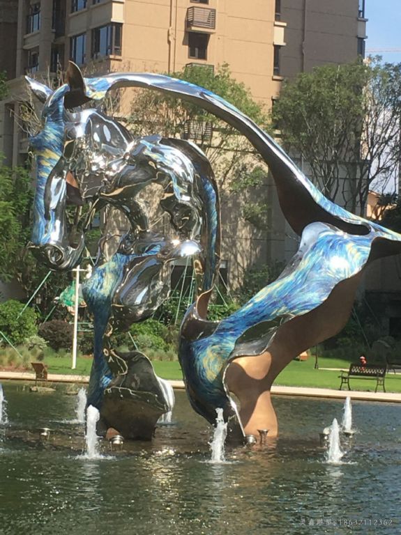 半身马动物不锈钢雕塑
