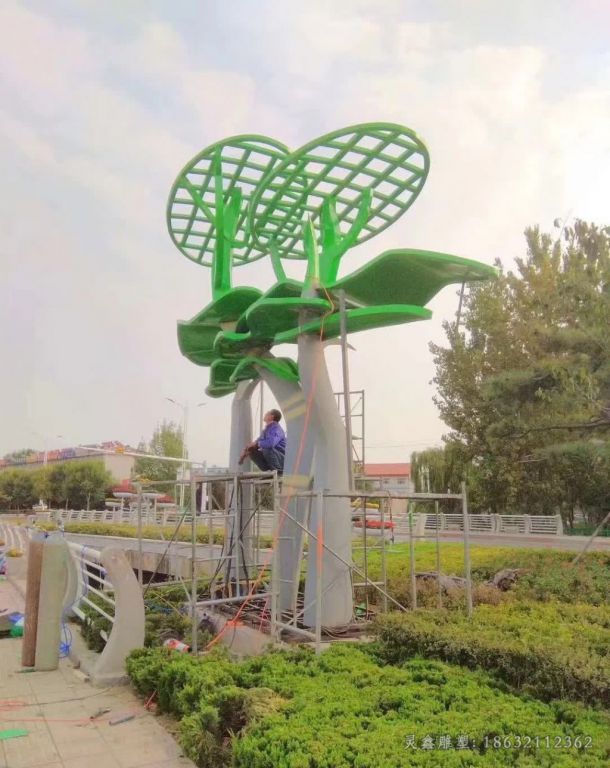 不锈钢镂空大树雕塑