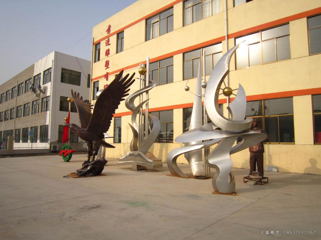 展翅老鹰不锈钢雕塑