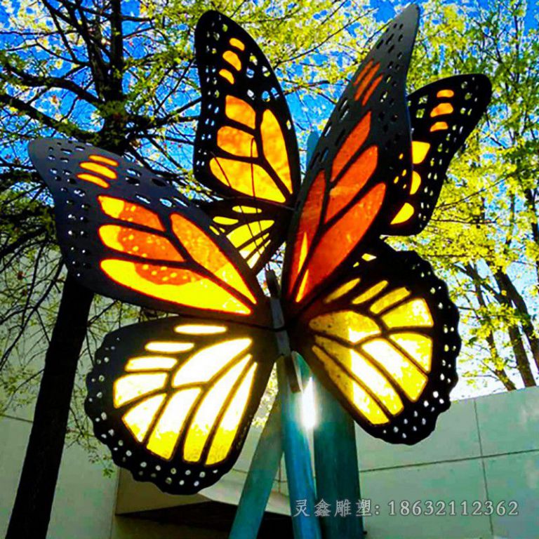 彩绘不锈钢蝴蝶雕塑