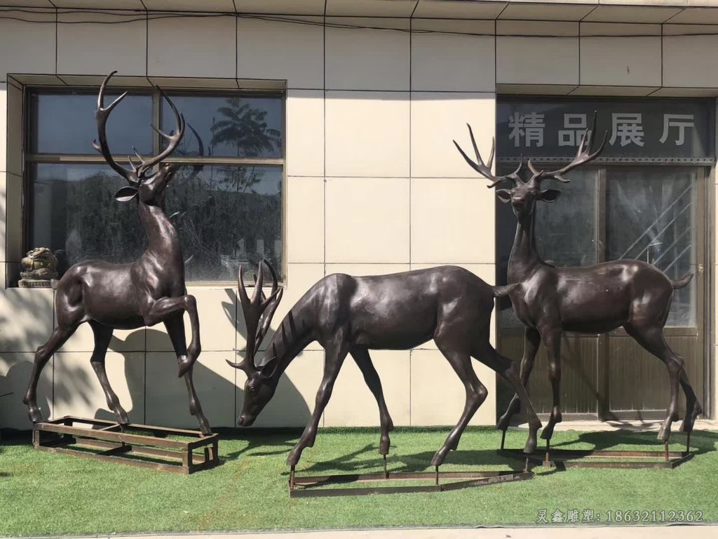 抽象群鹿动物铜雕