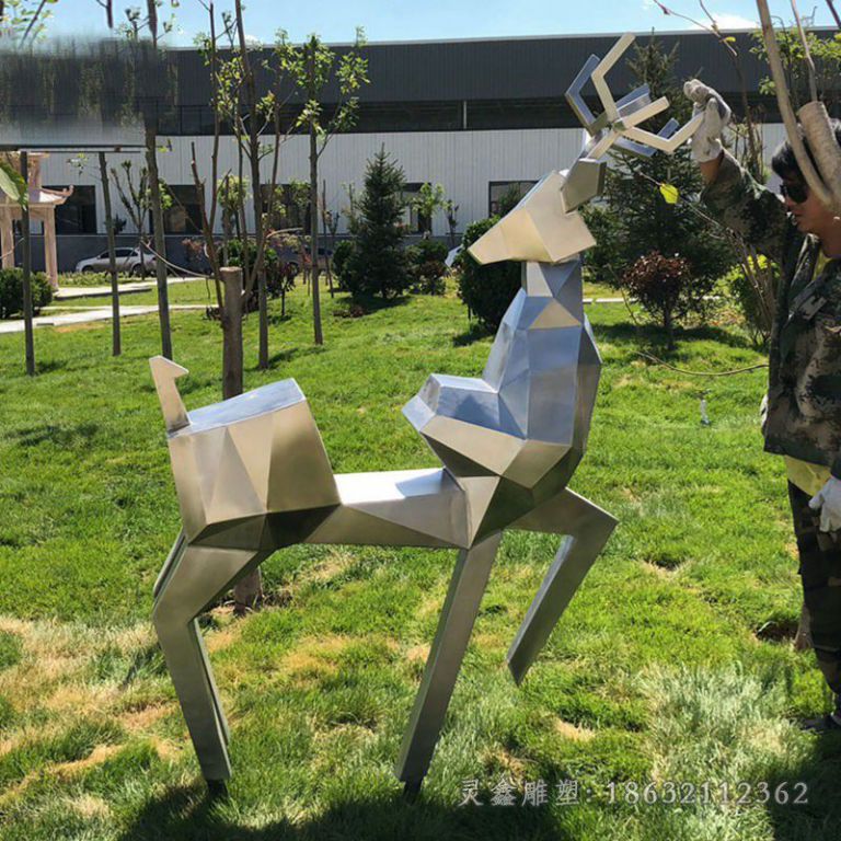 转头小鹿不锈钢雕塑