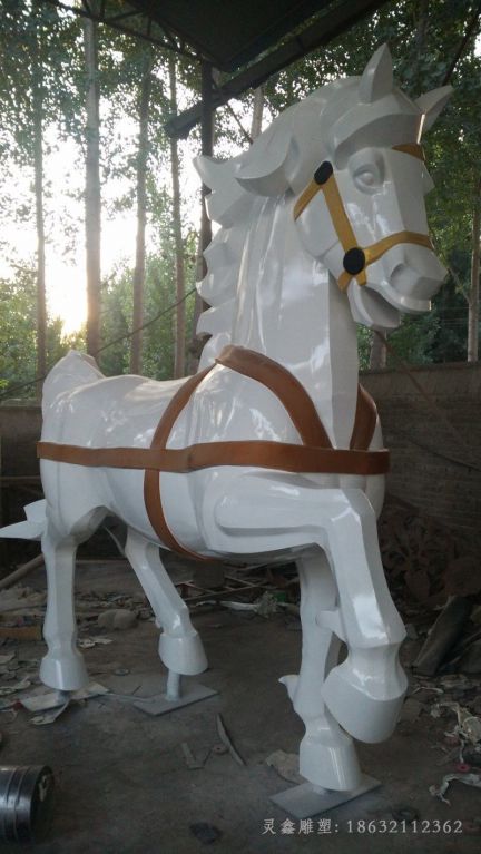 几何马不锈钢雕塑