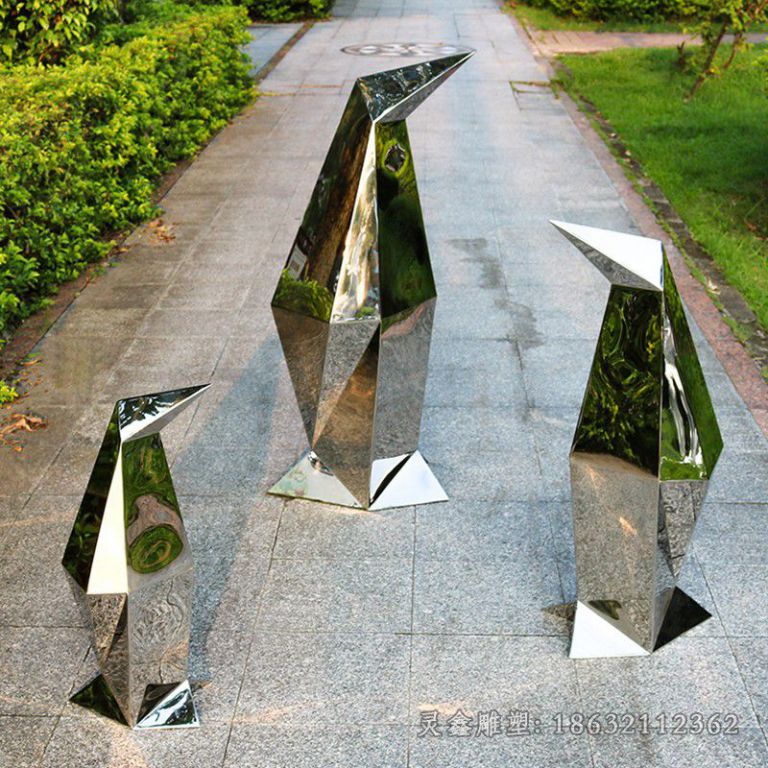 几何企鹅不锈钢雕塑