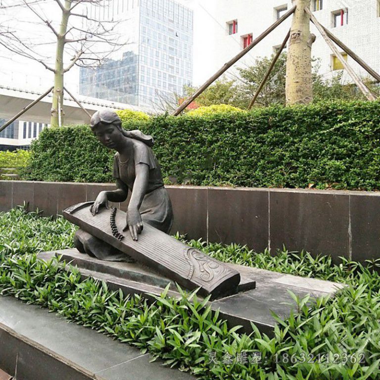 弹琴公园人物铜雕