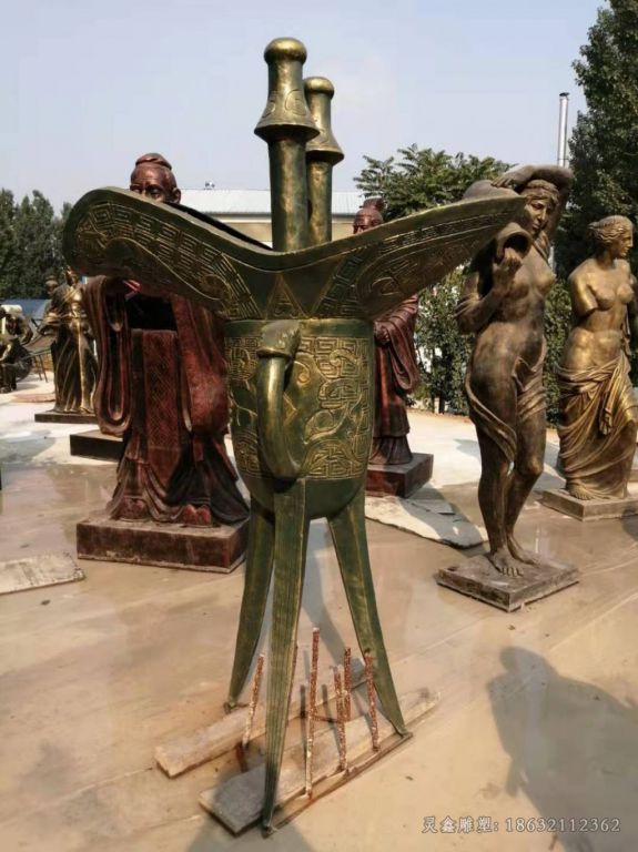 古代酒樽城市铜雕