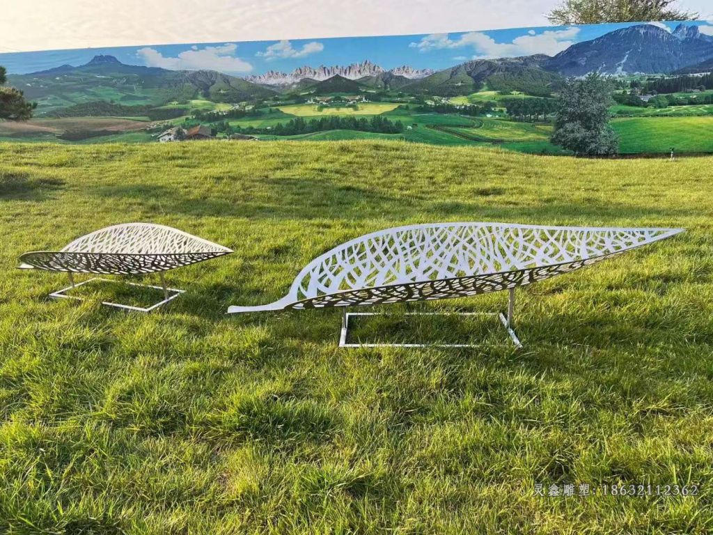 镂空树叶不锈钢雕塑