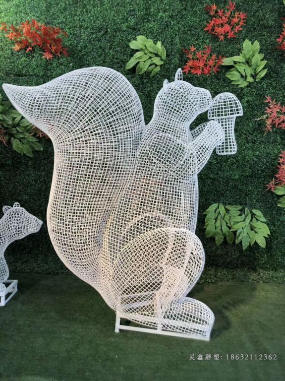 动物松鼠不锈钢雕塑