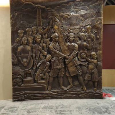 浮雕少数民族人物铜雕