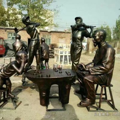 祖孙俩下象棋铜雕