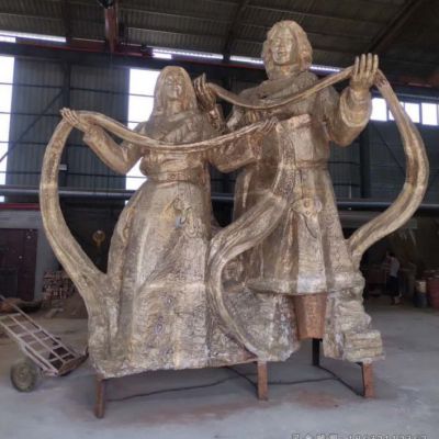 少数民族人物抽象铜雕