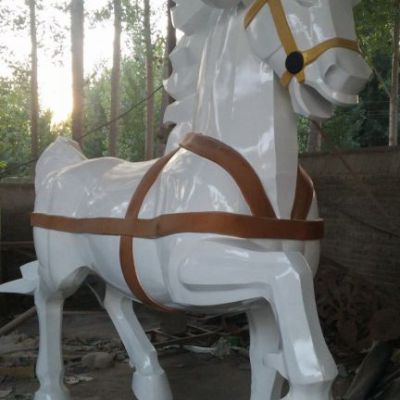 几何马不锈钢雕塑