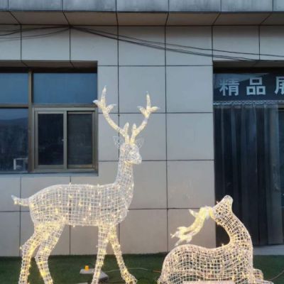 不锈钢镂空发光鹿雕塑