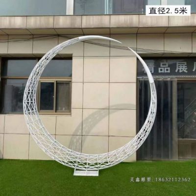 镂空月亮不锈钢雕塑