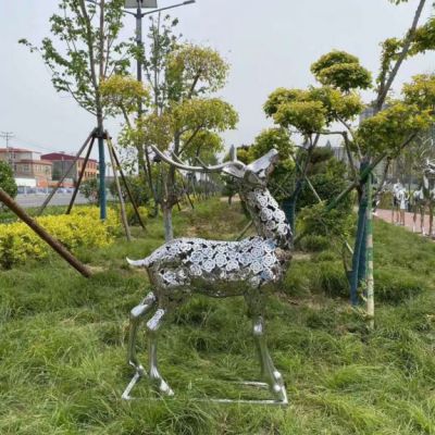 镂空鹿不锈钢景观雕塑